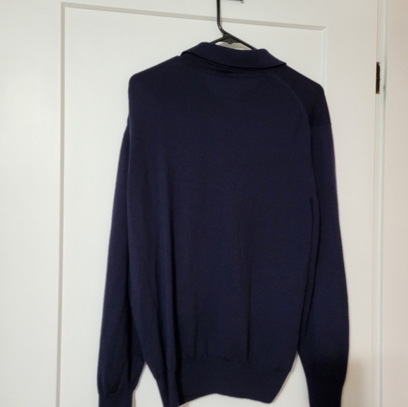 Light weight men sweater Size Medium - Picture 3 of 3